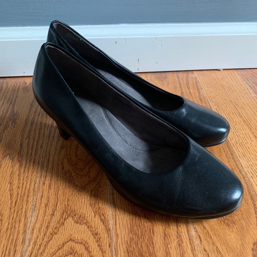 Round toe heels
